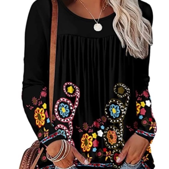 New Women’s Cute Fit Flare Semi Fitted Pull On Tunic Black Paisley Accents Small - Picture 1 of 3